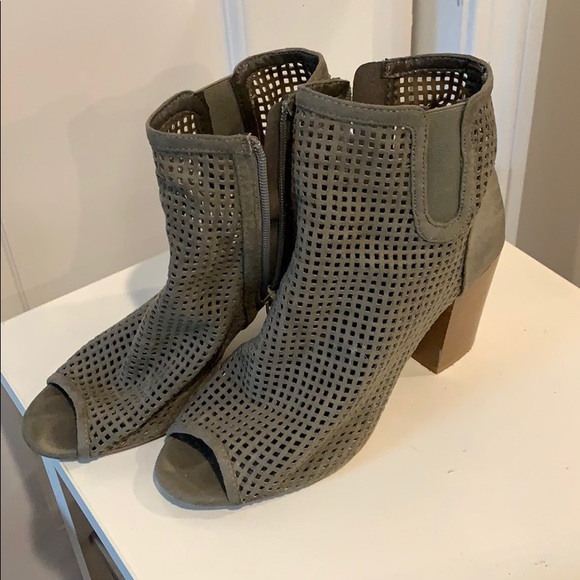Shoes - Heals! Open toe
